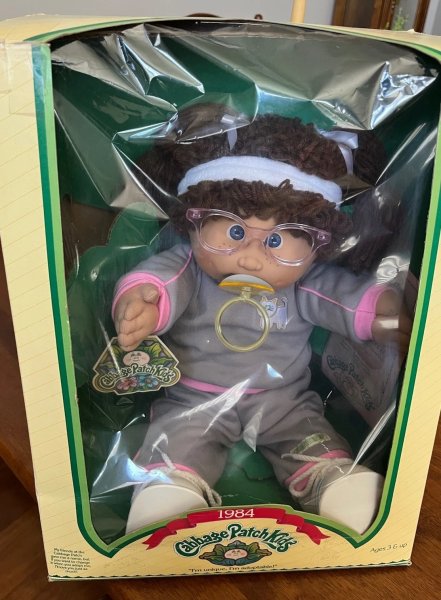 1984 Cabbage Patch Doll Blue Eyes, Freckles, Dimples, Paci, Glasses, papers! NIB