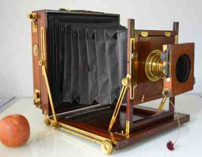 RARE QUALITY 8x10in MAHOGANY & BRASS FIELD CAMERA + SHUTTER & 2 PLATE HOLDERS 