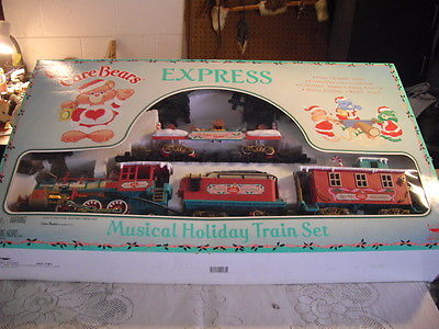 VTG.CARE BEARS HOLIDAY EXPRESS TRAIN SET  MUSICAL ENGINE/COAL CAR BY NEW BRIGHT 
