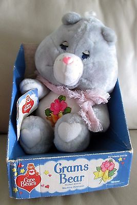 VINTAGE KENNER 1985 PLUSH CARE BEARS~Grams Bear~GRAY PINK SCARF~NEW IN BOX 