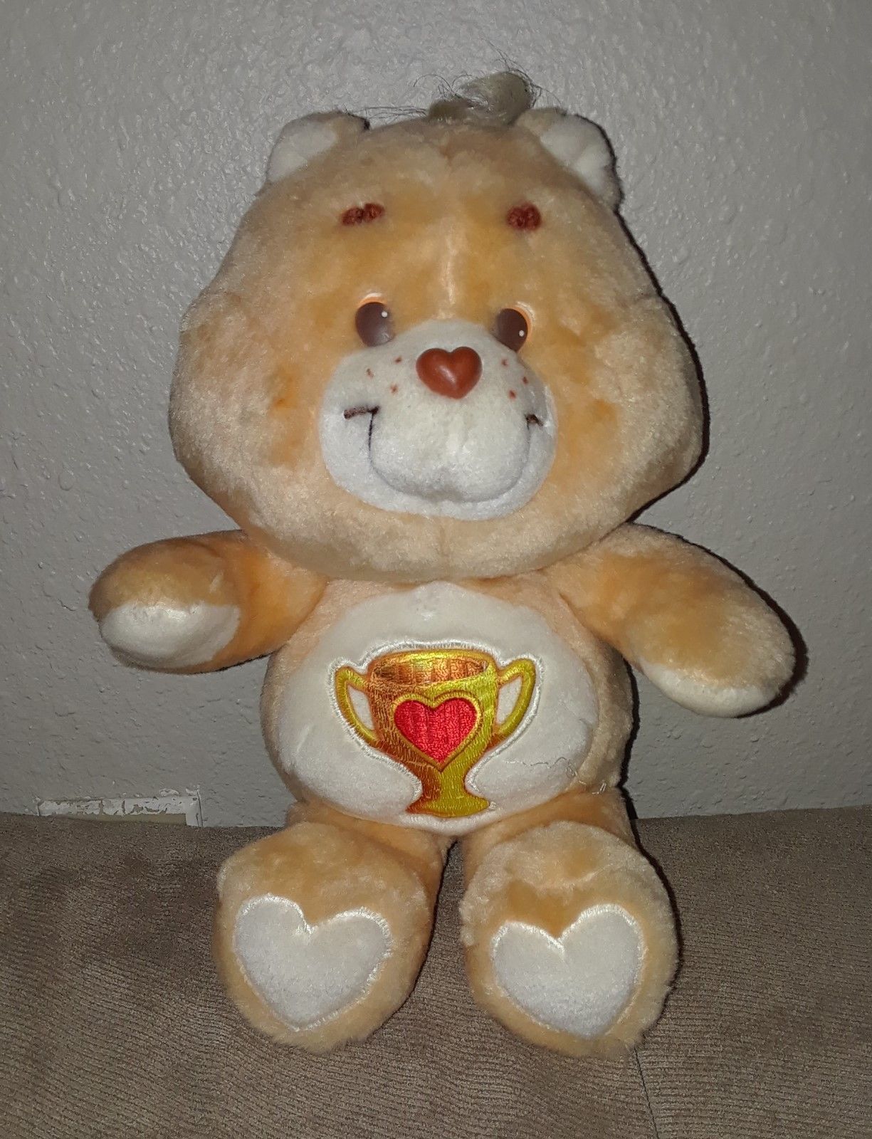 1985 Kenner American Greetings Care Bear CHAMP BEAR Tan with Trophy on Belly EUC
