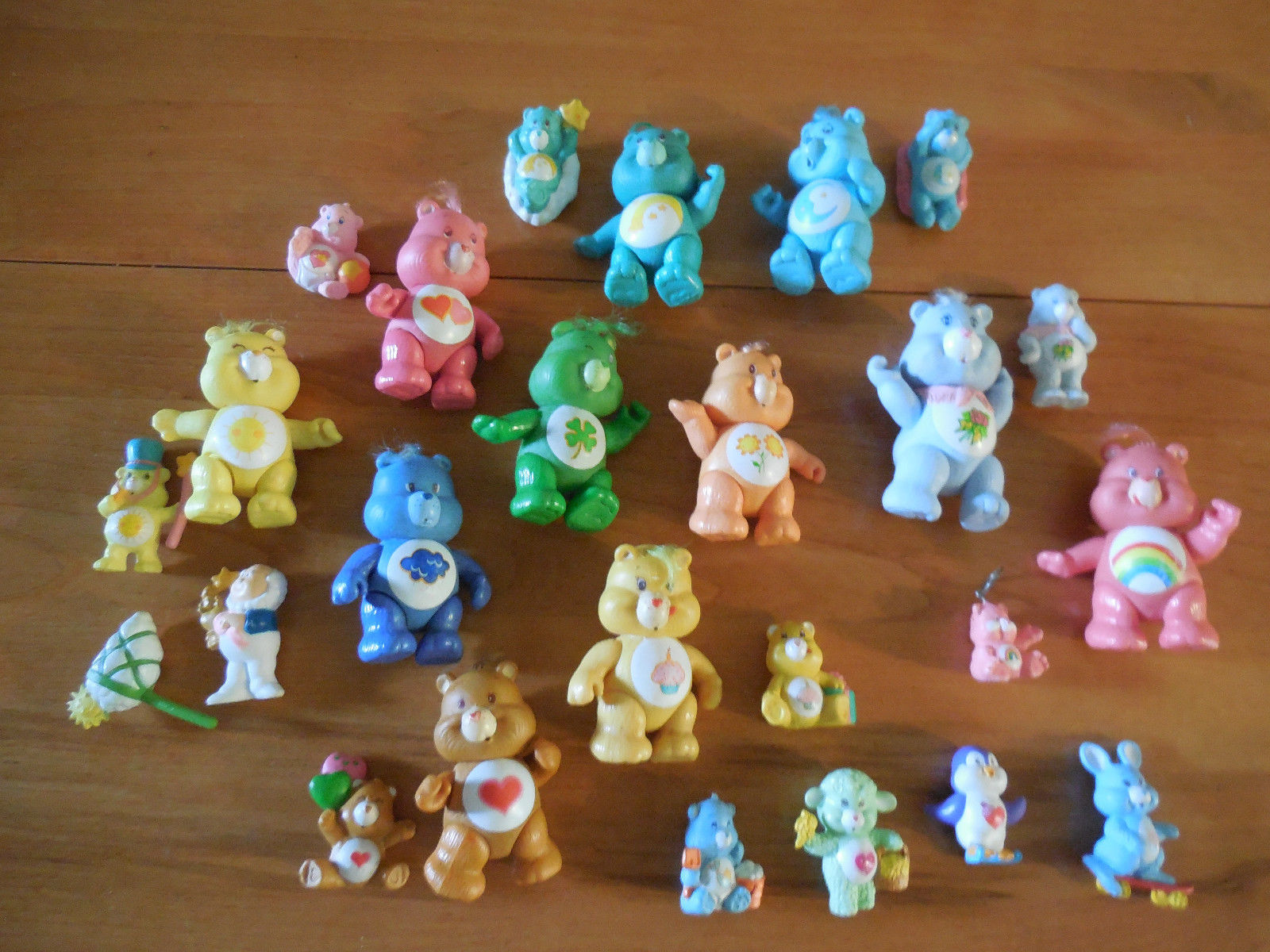 Vintage 1980s Kenner Huge Lot Of 11 Care Bears  Figures and 13 miniatures