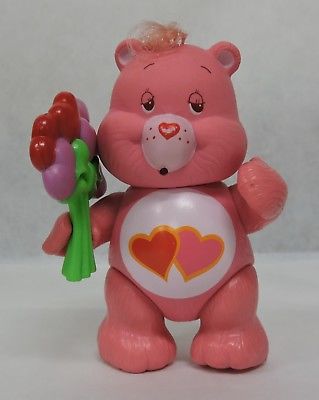 VTG 1983 AGC CARE BEARS 3 1/2" LOVE-A-LOT BEAR FIGURE W/BOUQUET OF HEARTS