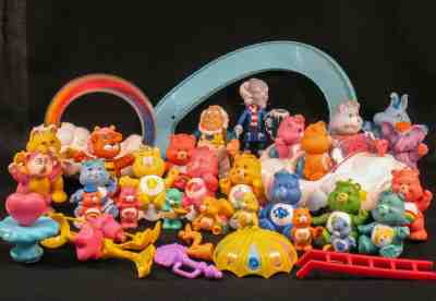 LARGE LOT OF POSEABLE FIGURES 21 KENNER CARE BEARS 5 HASBRO WUZZLES b48c ST135 