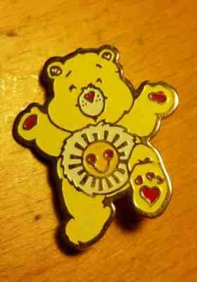 Vintage 1983 Funshine CareBears Care Bears Pinback Pin Yellow Sunshine Toy Rare