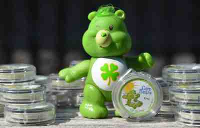 Lot 25 CARE BEAR Good Luck KIWI STRAW Shimmer LIP GLOSS Halloween Birthday Favor