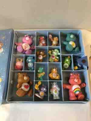 Vintage Care Bears Care With 15 PVC Figures + 1 Carrying Case