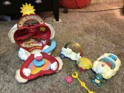Vintage Kenner 1983 Care Bears Care-a-lot Playset / Cloud Cars/ Carrying Case 