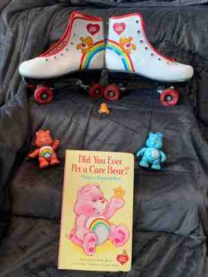 vintage Care Bear lot-roller skates, book, 2 poseable figurines
