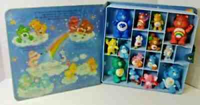 Vintage 1983 Kenner CARE BEARS Case w 4 Poseable Dolls 3 1/4