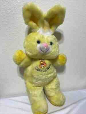 VINTAGE 1984 CUDDLE UP BUNNY.YELLOW EASTER BUNNY. ANIMAL TOY.