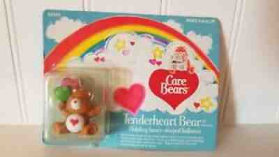 NEW VINTAGE CARE BEARS TENDERHEART â??holding Heart Shaped â?? PVC 2
