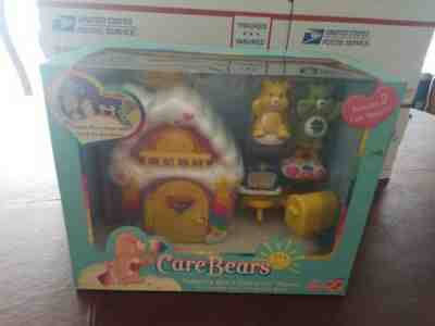 2003 Care Bears Playset: Funshine Bear's Care-a-lot House NEW