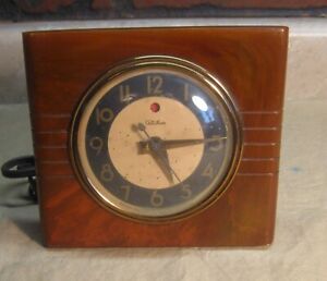 VINTAGE TELECHRON ELECTRIC CLOCK WITH BAKELITE CASE 1939-42 GOOD RUNNING AS IS