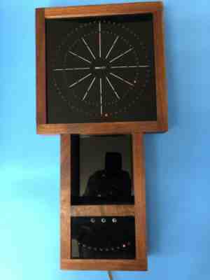 Vintage Amelect Electronic Eye Clock CL7402 Wall Clock Mid Century