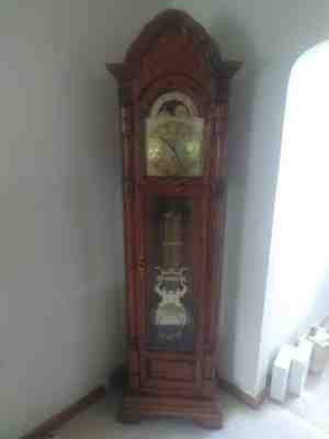7' Sligh Grandfather Clock, Moon Phase, Oak Wood, Model #0891-1-AB, Made In USA