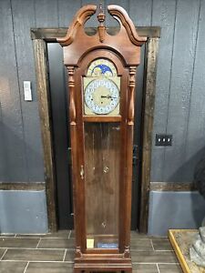 Vintage grandfather Clock Ridgeway Pendulum Moon Stars Day/Night Model 9536