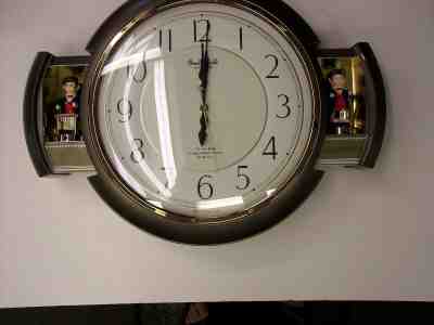 RHYTHM SMALL WORLD MUSICAL 4MH638 CLOCK - VERY COLLECTIBLE, DISCONTINUED WORKING