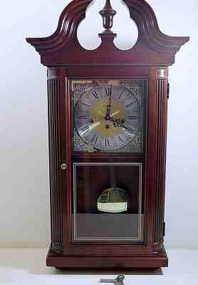 HOWARD MILLER 1970's WESTMINSTER CHIME CLOCK WALL HANGING WORKING W/KEY 613-424