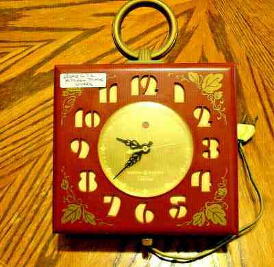 Telechron G.E. Dark Red Bakelite Kitchen Clock ~ Number Cutouts ~ WORKS GREAT~PC