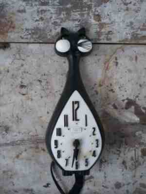 Vintage Spartus Black And White Cat Wall Clock  Missing Tail & Whisker.. Works