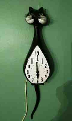 Vtg Mid Century Spartus Electric Cat Clock Moving Eyes Tail - Working- USA