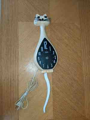 Rare Vintage Spartus Cat Wall Clock - Cream Colored