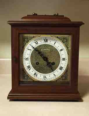 VINTAGE HOMESTEAD KEY WIND CLOCK SHELF MANTLE SETH THOMAS MOVEMENT + KEY GERMANY
