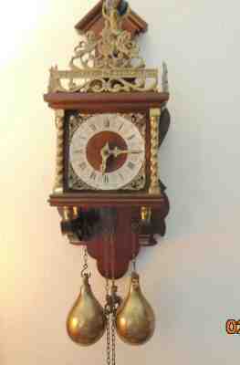 Antique Dutch "Nu.Elck Syn.Sin" wall clock, needs a little work, all parts there