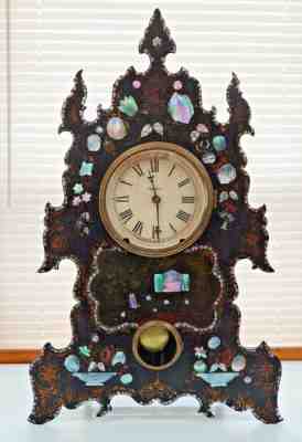 BREWSTER & INGRAHAM 8 DAY STRIKING IRON FRONT MANTLE / SHELF CLOCK