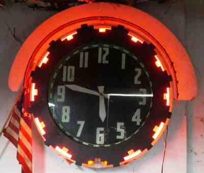 Vintage Cleveland Clock Company Aztec Electric Neon Clock 26" diameter