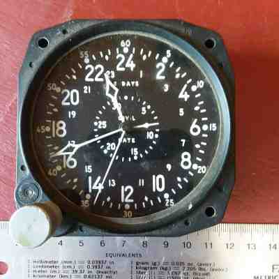 Vintage Waltham CDIA Military 8-Day Aircraft Clock US Navy Cockpit Clock RUNNING