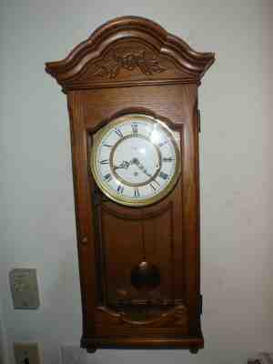 Howard Miller 612-578 Wall Clock Oak 8 Day Key Wound Hermle Triple Chime