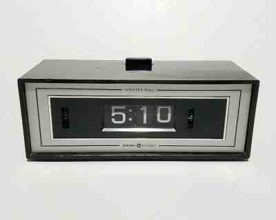 General Electric GE 8142-4 Digital Flip Alarm Clock Lighted Dial Singapore 