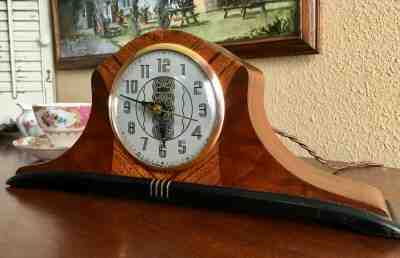 Art Deco Vintage Mantle Clock, Timeless!