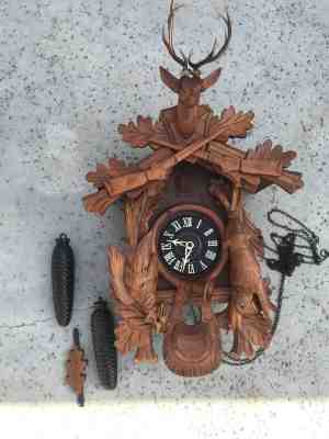 Vintage 8 day Black Forest Cuckoo Clock Germany Emil Schmeckenbecher hunting