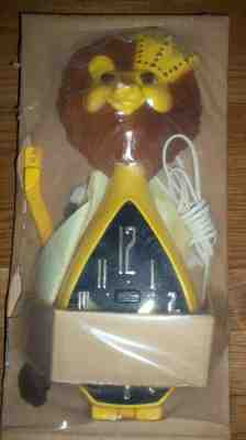 NEW Vintage Spartus Lion Cat Wall Clock Sealed in Pack Tail wags Eyes blink