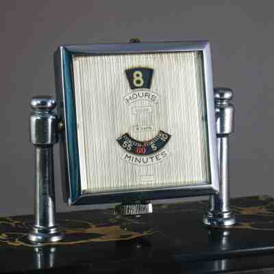 ? ANTIQUE ART DECO C.1934 SWISS JAEGER LECOULTRE 8 DAY JUMP HOUR FLIP DESK CLOCK