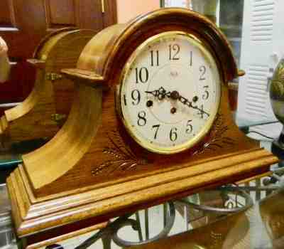 ***NICE 8 DAY KEY WOUND GERMANY MANTEL CLOCK****