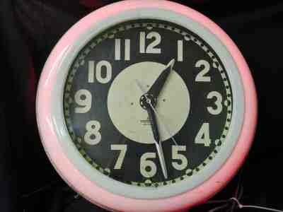 Vintage Electric Neon Clock Co Cleveland, Ohio 63011 Working Unrestored Bullseye