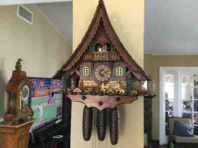 ANTON SCHNEIDER BEER DRINKER & SAUSAGE CUTTER 8 DAY MUSICAL CUCKOO CLOCK 17 1/2”