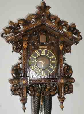 UNUSUAL BAHNHAUSLE ANNO 1870 GERMAN BLACK FOREST 8 DAY RAILROAD CUCKOO CLOCK!