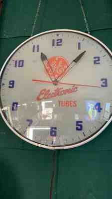 1950s Vintage General Electric Wall Clock! Working condition. 