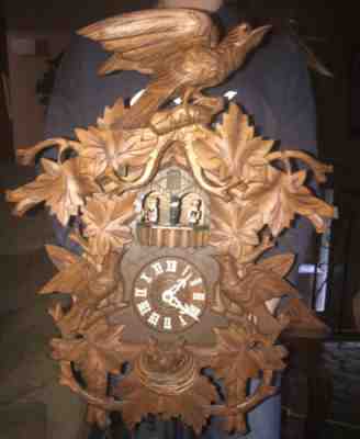 BEAUTIFUL GERMAN BLACK FOREST CARVED 8 DAY MUSICAL CUCKOO CLOCK WITH DANCERS