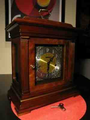 STUNNING VINTAGE HOWARD MILLER TRIPLE CHIME MANTLE CLOCK 8-DAY KEY WIND, WORKS !