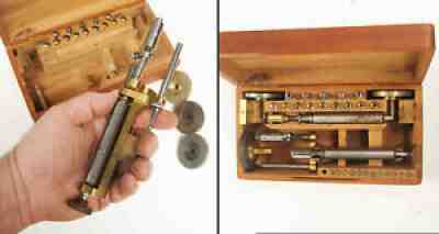 c1940 G BOLEY Watchmaker Cased SCREW POLISHING LATHE w/23 COLLETS+8 Other Pieces
