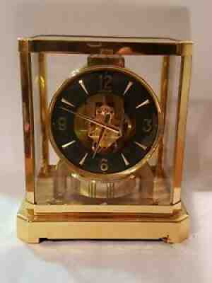 Atmos Clock 528-8 #311587 Runs Great! Overall Good Condition. See All Pictures