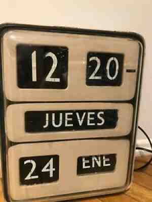 solari udine Dator 5 wall clock, flip, original Working. In spanish