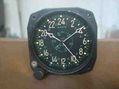 World War 2 Era Waltham Military Aircraft Clock ..... CDIA