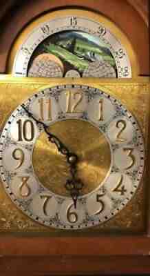 1962 - 7 ft tall Colonial Mfg. grandfather clock in Excellent Condition